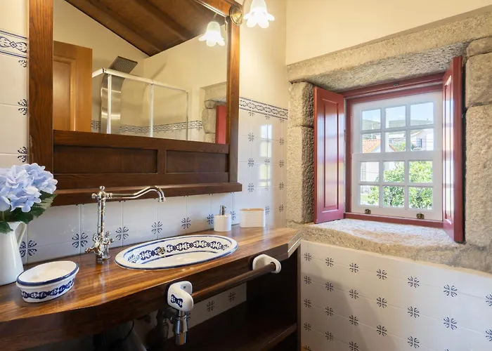 House Sopo * Вила-Нова-ди-Сервейра